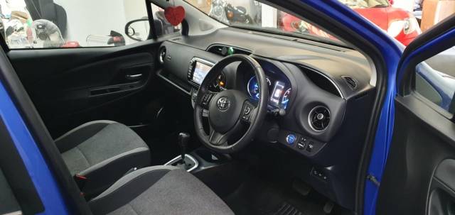 2020 Toyota Yaris 1.5 Hybrid Y20 5dr CVT [Bi-tone]