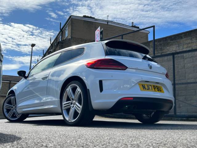 Volkswagen Scirocco 2.0 TDi BlueMotion Tech R-Line 3dr DSG COUPE Diesel White