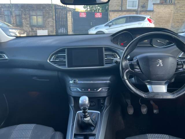 2016 Peugeot 308 1.6 BlueHDi 120 Allure 5dr