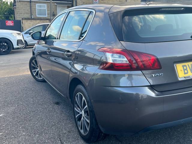 2016 Peugeot 308 1.6 BlueHDi 120 Allure 5dr