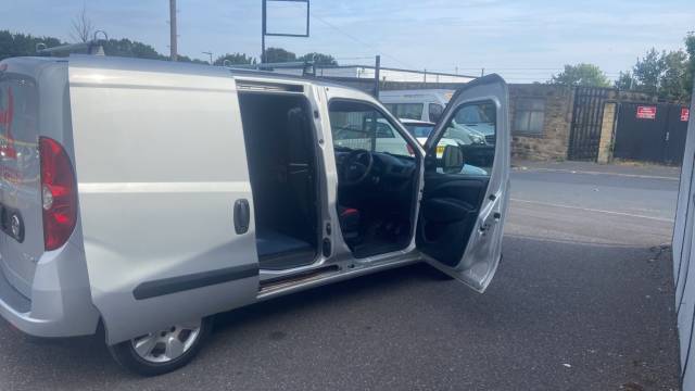 2015 Vauxhall Combo 2000 1.3 CDTI 16V eFLEX H1 Sportive Van Start Stop